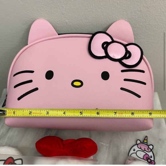 Hello Kitty Crème Shop Bundle 3pcs NWT - Picture 3 of 8